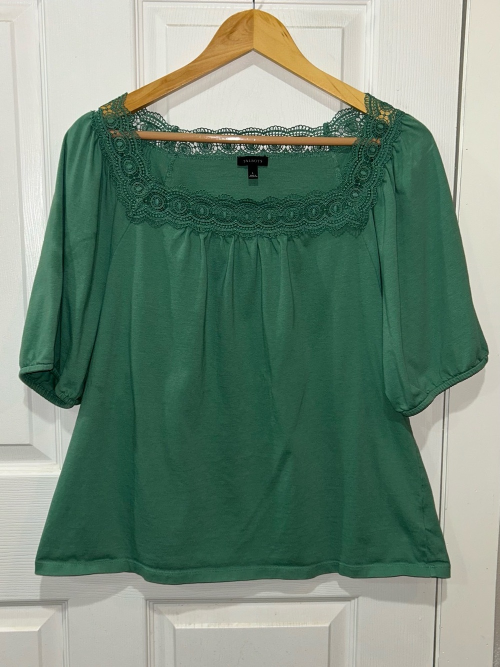 Talbots  Green Crochet Yoke Scoop Neck Women's Top 💯 cotton. Great co condition